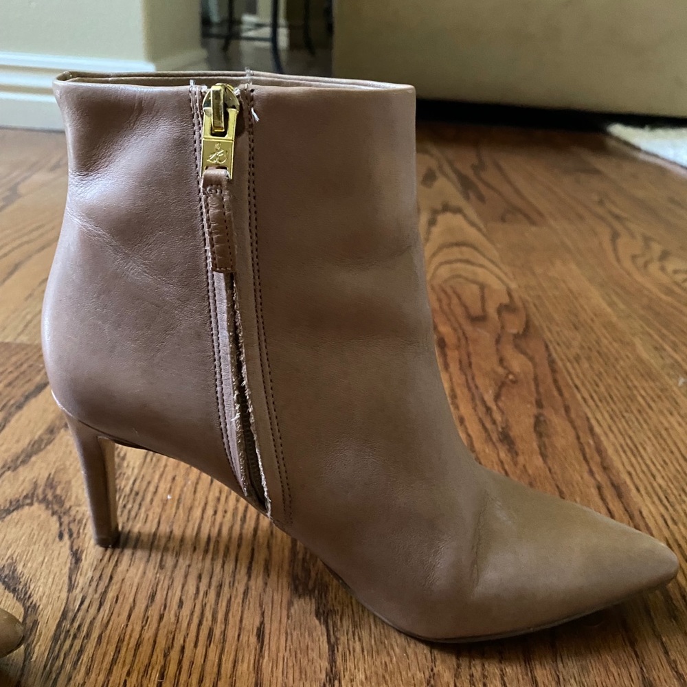 Sam Eldeman tan booties.